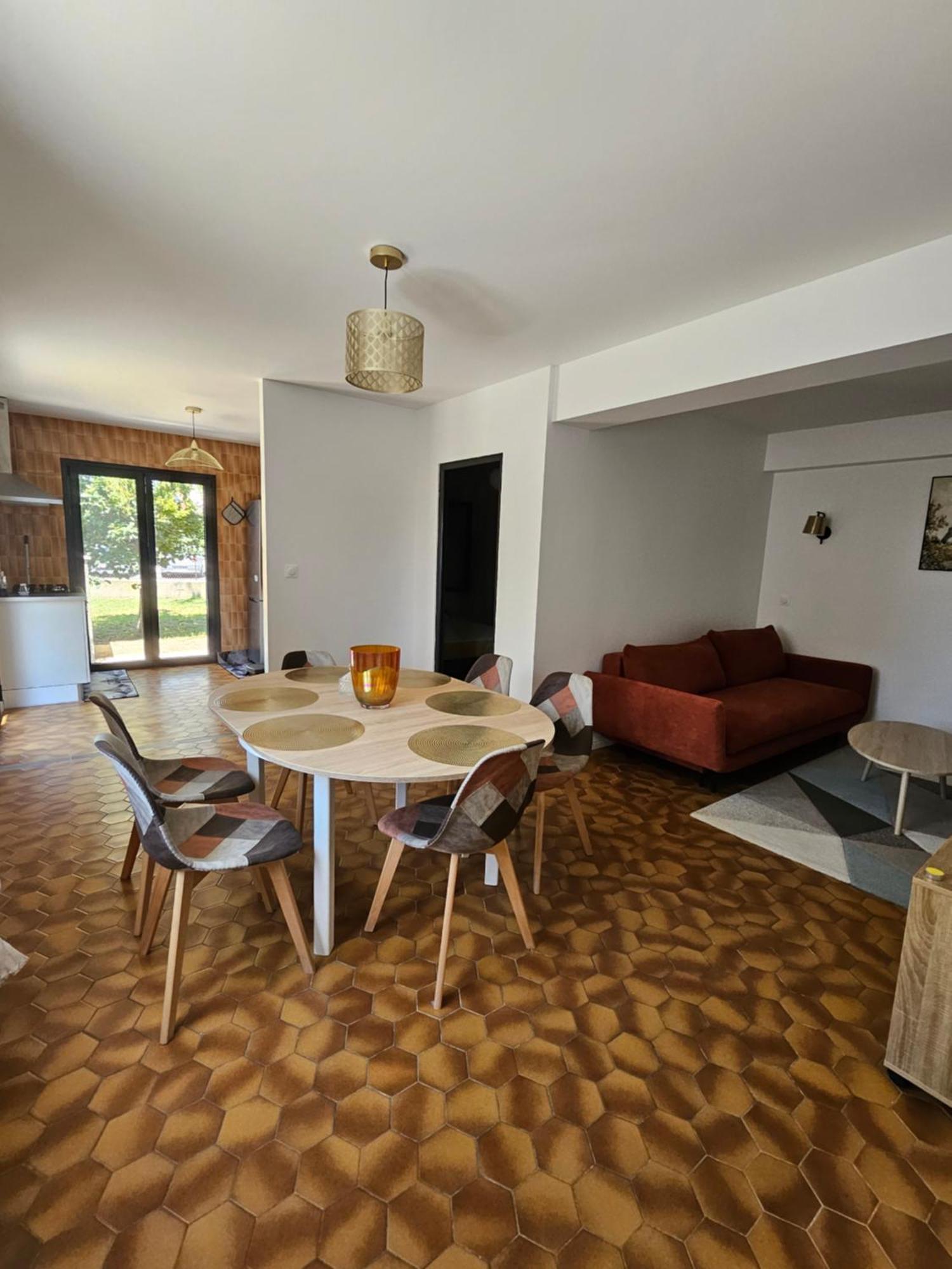 Appartement F3 Meuble Et Equipe サン・シプリアン エクステリア 写真